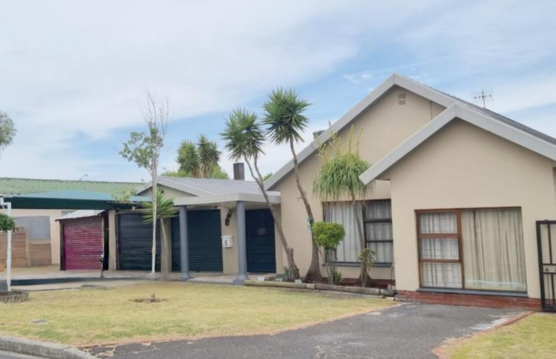 4 Bedroom Property for Sale in Morgenster Western Cape